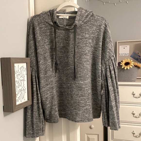 TAYLOR & Sage Hoodie - Picture 1 of 8